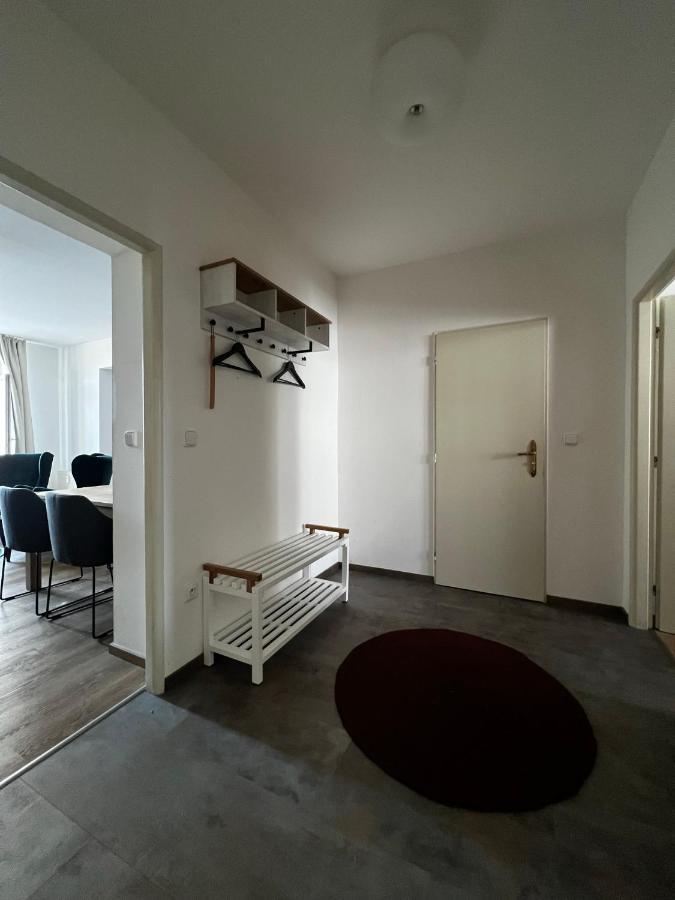 And Fontain Apartment *