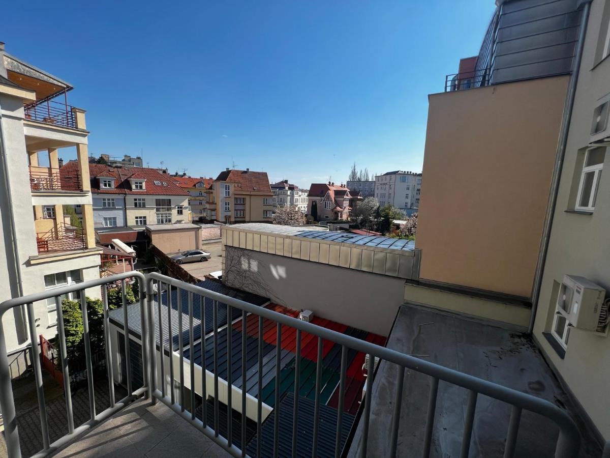 Apartment And Fontain *